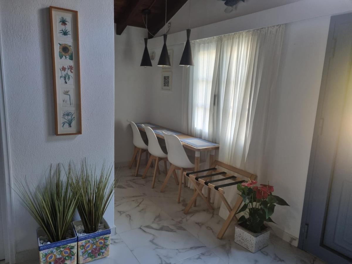 Villa Tellina Skiathos Town Exterior photo